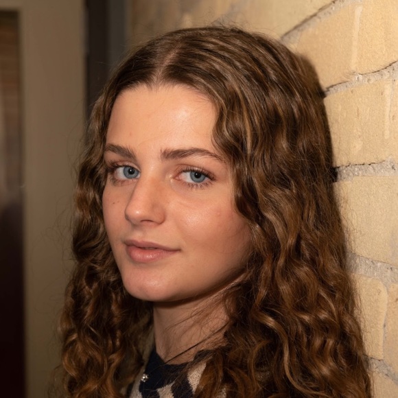 Meet your Posher, Kendra - Picture 1 of 1